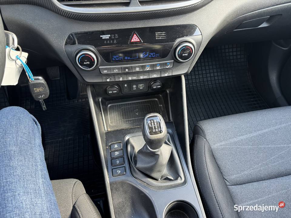 Hyundai Tucson 16 BENZYNA Klimatronik Nawigacja wspomaganie kierownicy Konin