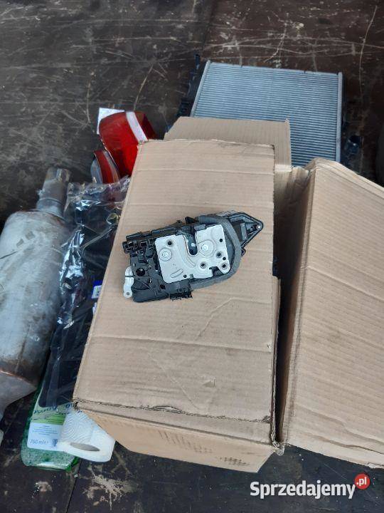 Zamek drzwi przednich prawych Volvo XC40