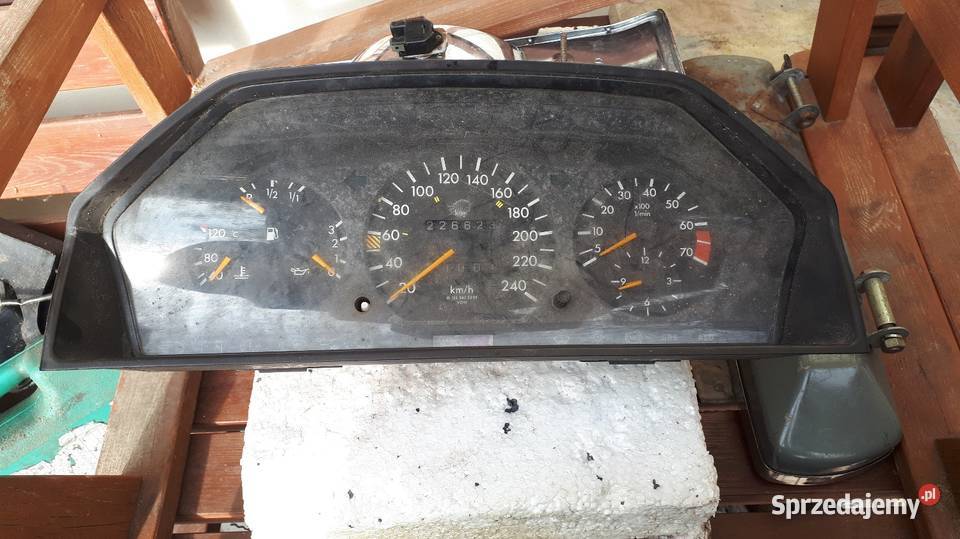 Licznik mercedes w124 osobowe mazowieckie Piaseczno