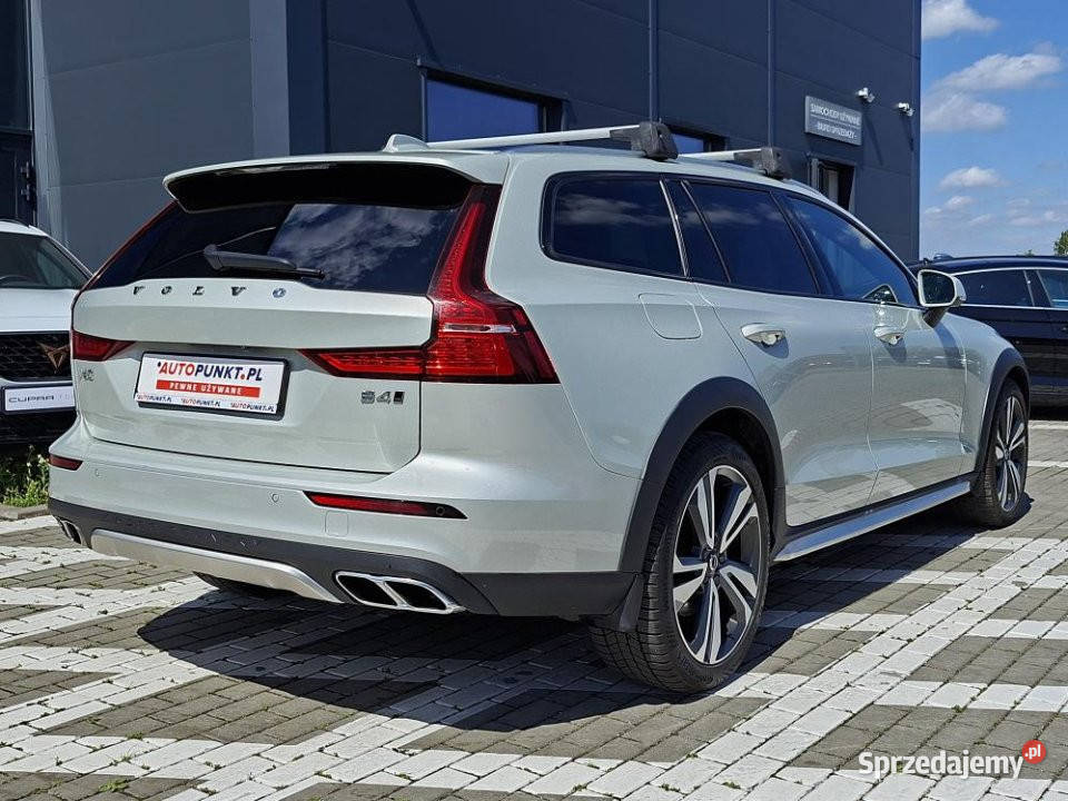 Volvo V60 Cross Country 2022r FV23 SalonPL Kraków