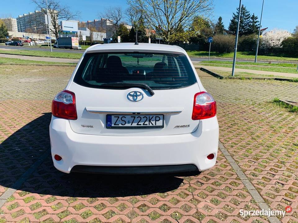 Wynajem Wypożyczalnia aut Toyota Auris Szczecin