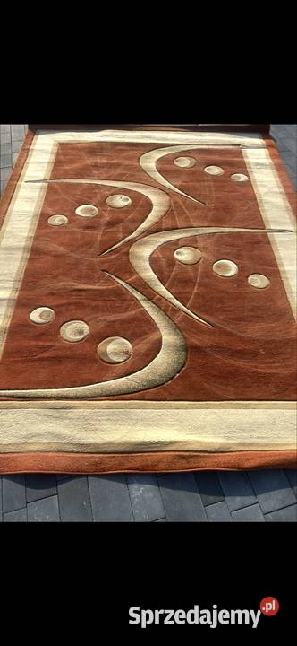 Sprzedam dywan 28 m na 37 m Dywany