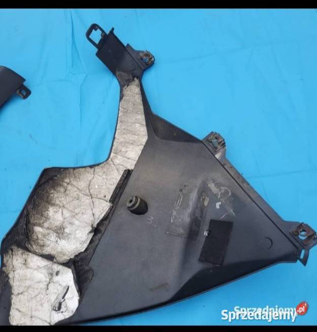 Yamaha R1 RN09 0203 owiewka owiewki bok plastik Szyby i owiewki Nowy Tomyśl