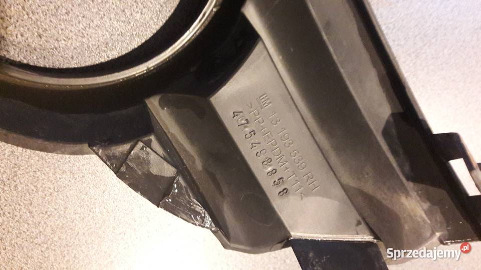 Meriva A lift prawa zaślepka kratka halogenu