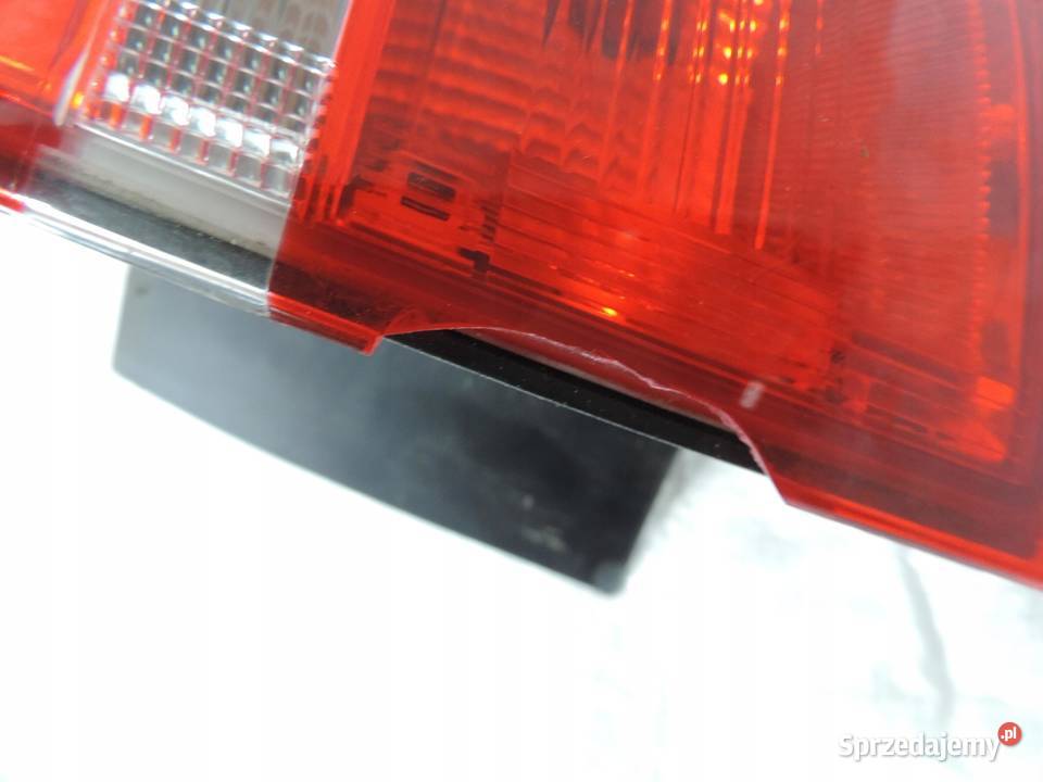 FORD FOCUS MK3 LIFT KOMBI LAMPA PRAWA TYŁ Lampy przednie sprzedam