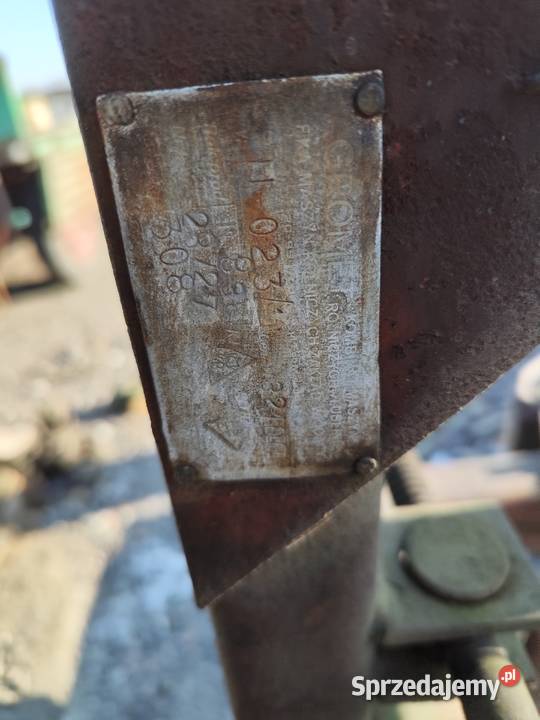 Sprzedam pług 3 skibowy agromet stan nieuszkodzony Sędzimirowice sprzedam