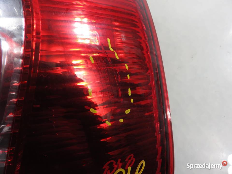 LAMPA PRAWA TYLNA RENAULT MODUS 8200658413R