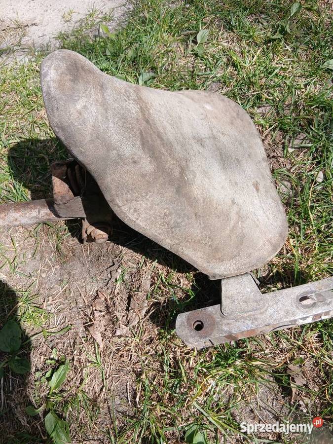 komar sztywniak pedalowiec siedzenie Wola Rzędzińska