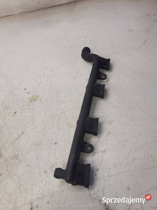 WIĄZKA WTRYSKÓW AUDI A3 A4 VW 20 TFSI 06F971824 sprzedam