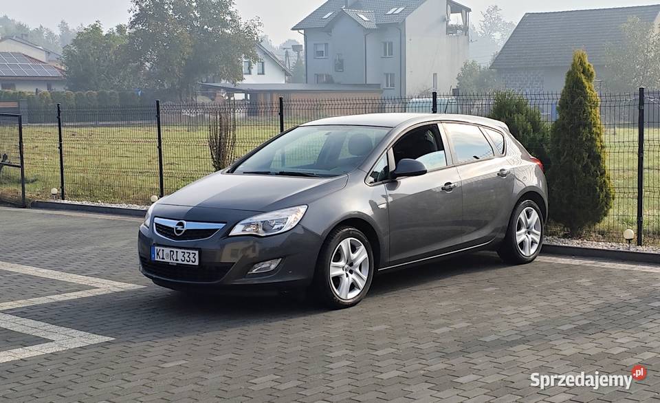 Opel Astra 14T Benzyna Turbo dobrze wyposażona Wola