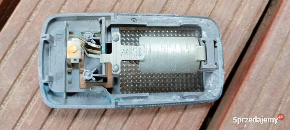 Audi A3 8L LAMPKA PODSUFITKI 8L0947105 Iłownica