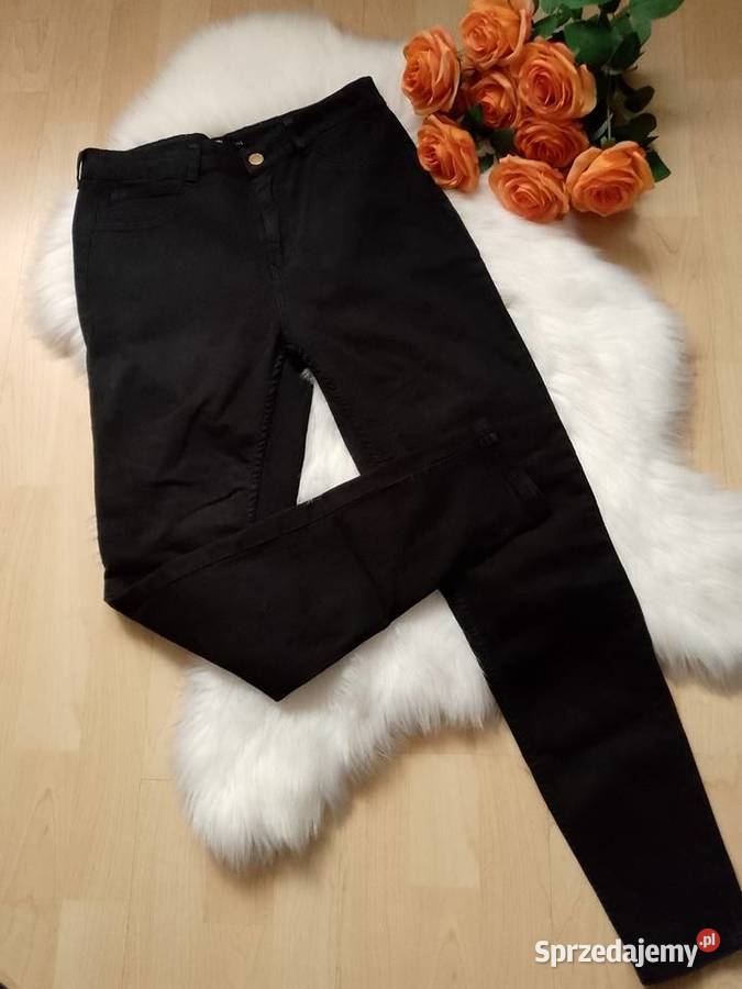 Czarne wąskie spodnie skinny ML Sinsay