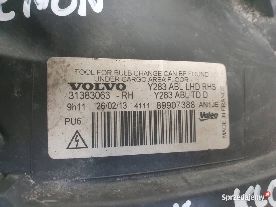 Volvo S60 II V60 10 PRZEDNIA LAMPA PRAWA PRAWY osobowe
