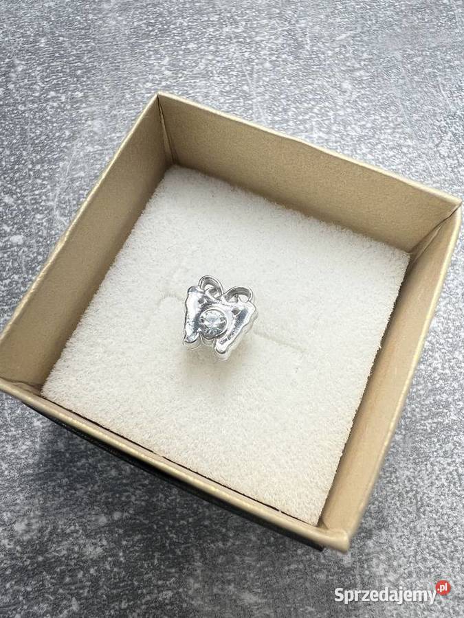 Kolczyk srebrny motyl