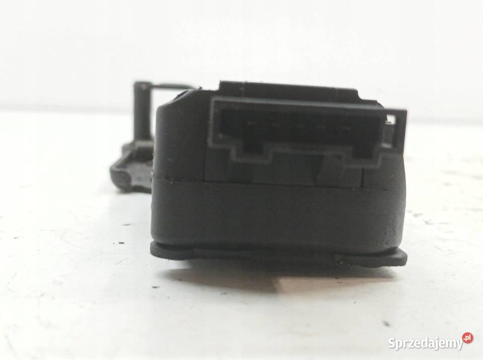 ZAMEK KLAPY BAGAŻNIKA DOCIĄG KOMBI 4F9827383E