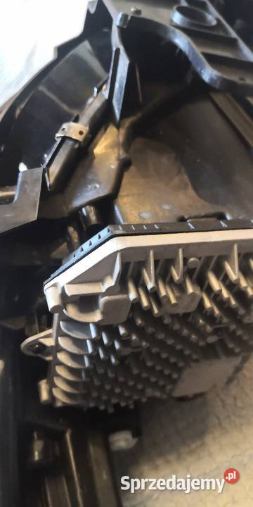 Reflektory lampy przednie Jeep Cherokee KL lift osobowe sprzedam