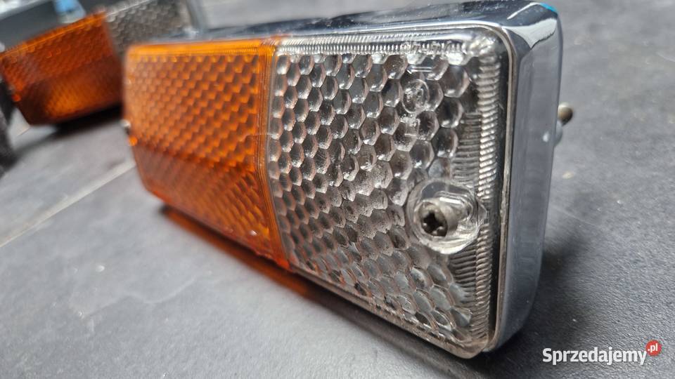 Kierunkowskazy przednie Łada 2103 15001600 Kierunkowskazy śląskie Bielsko-Biała sprzedam