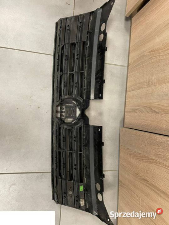 Volkswagen Tiguan 5NA atrapa grill r linę Kozubszczyzna