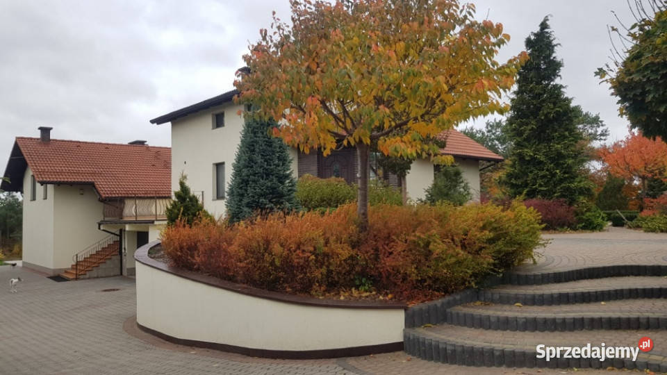 Dom z linią brzegową Rzeki Brdy