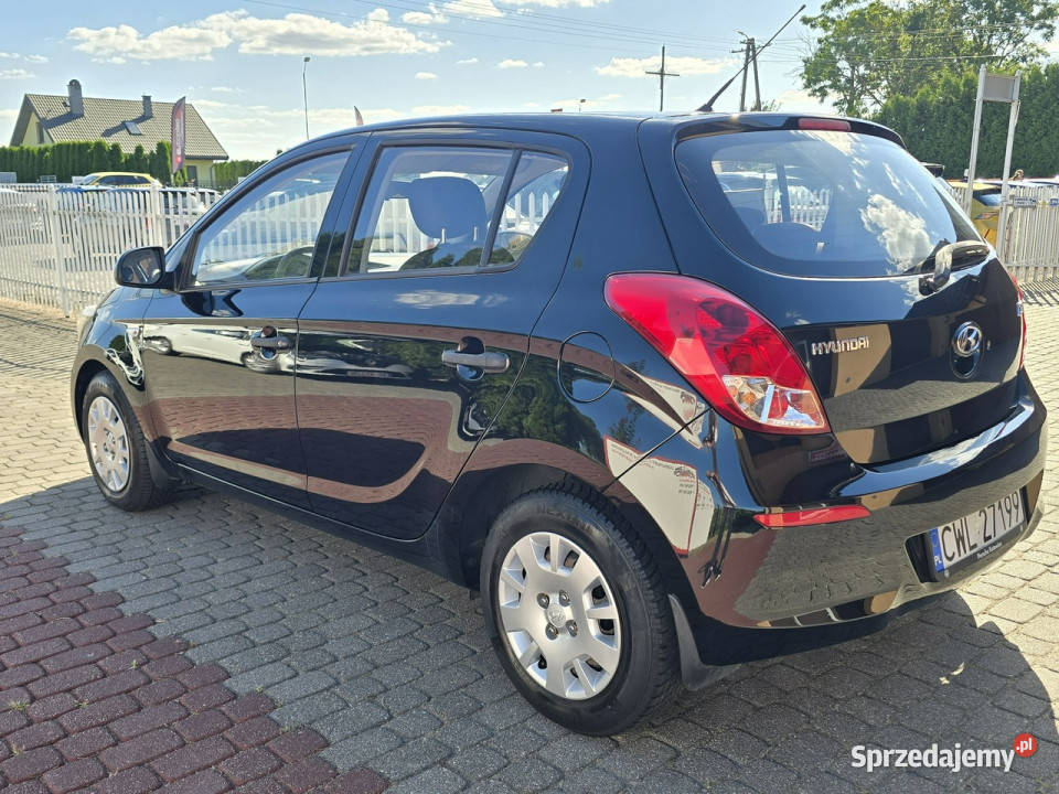 Hyundai i20 12 Benzyna 86 Klimatyzacja 3 lata w serwisowany w ASO Nasiegniewo sprzedam