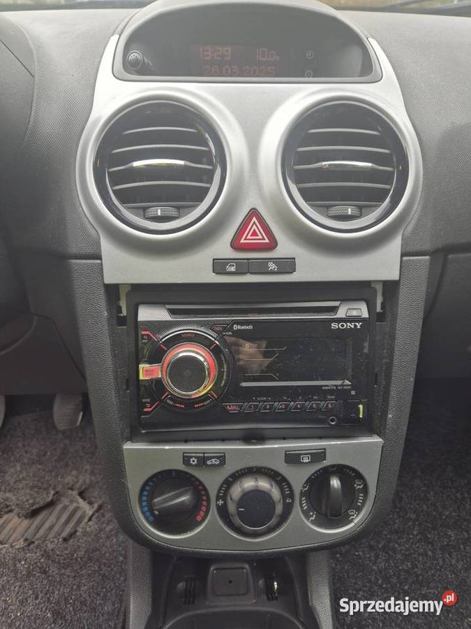 Opel Corsa 12 benzyna 2011 4 drzwi Corsa Nowy Sącz sprzedam