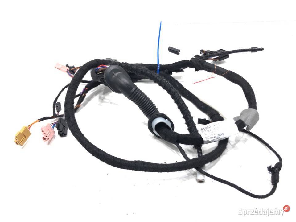 WIĄZKA KLAPY SKODA SUPERB III 3V5972175AA 20 200 osobowe