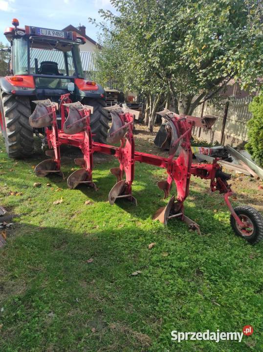 Pługi czteroskibowe obracane ihc lubelskie Potok Wielki