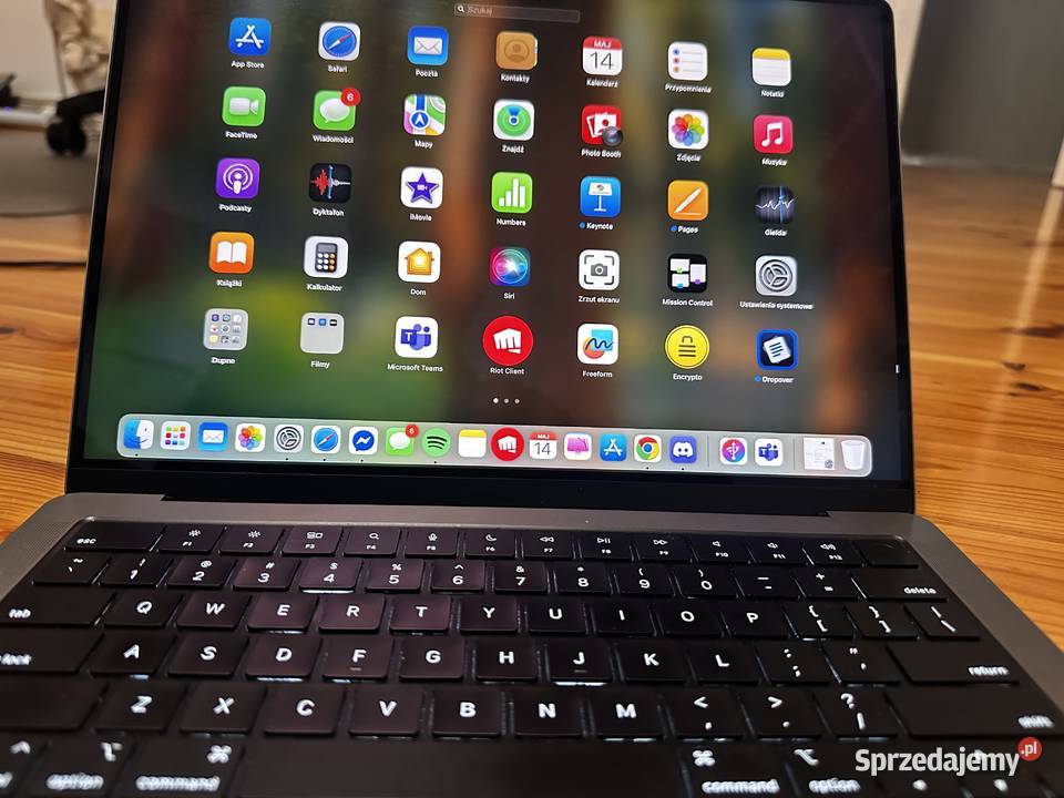 Mac book pro 14 M1 Pro z hubem i etui Warszawa
