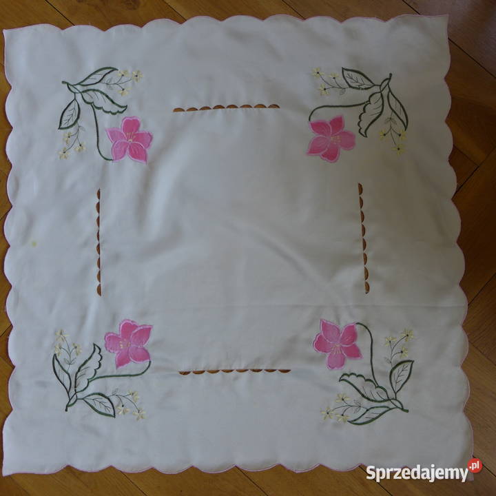 Haftowany stary obrus 75X75 różowe kwiatki Warszawa