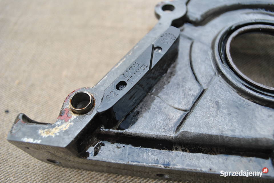 Pokrywa silnika z napinaczem łańcucha 19DCi Poręba