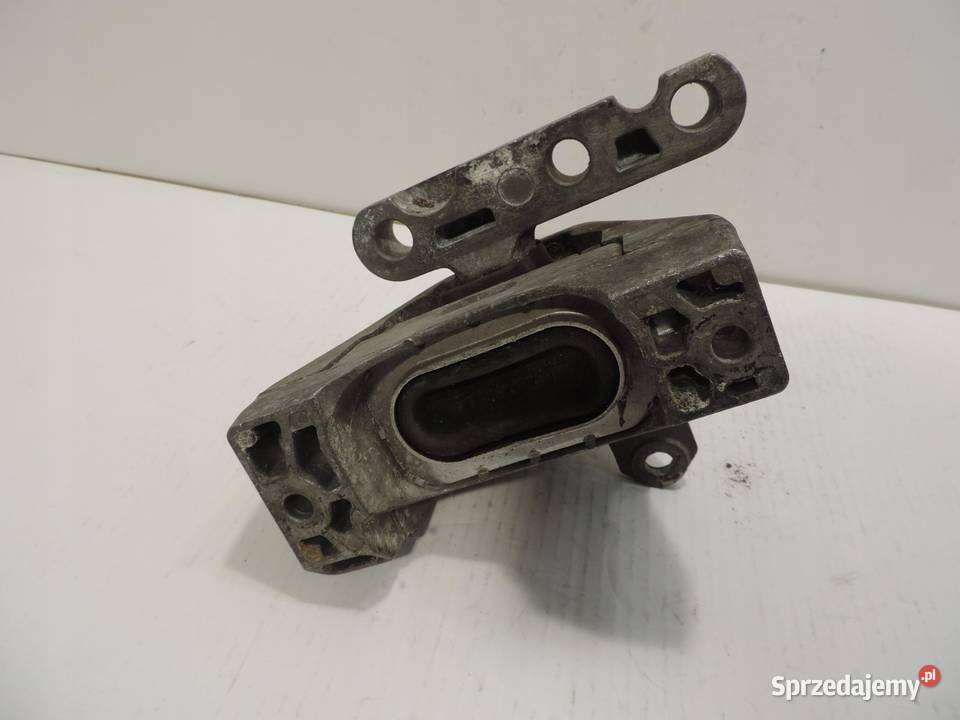 Łapa silnika Opel Vectra C 22 CDTI V04656