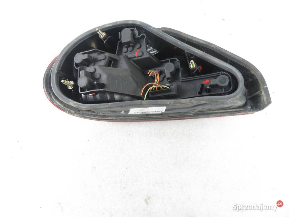 LAMPA PRAWA TYLNA JAGUAR XTYPE I X400 osobowe Lampy tylne