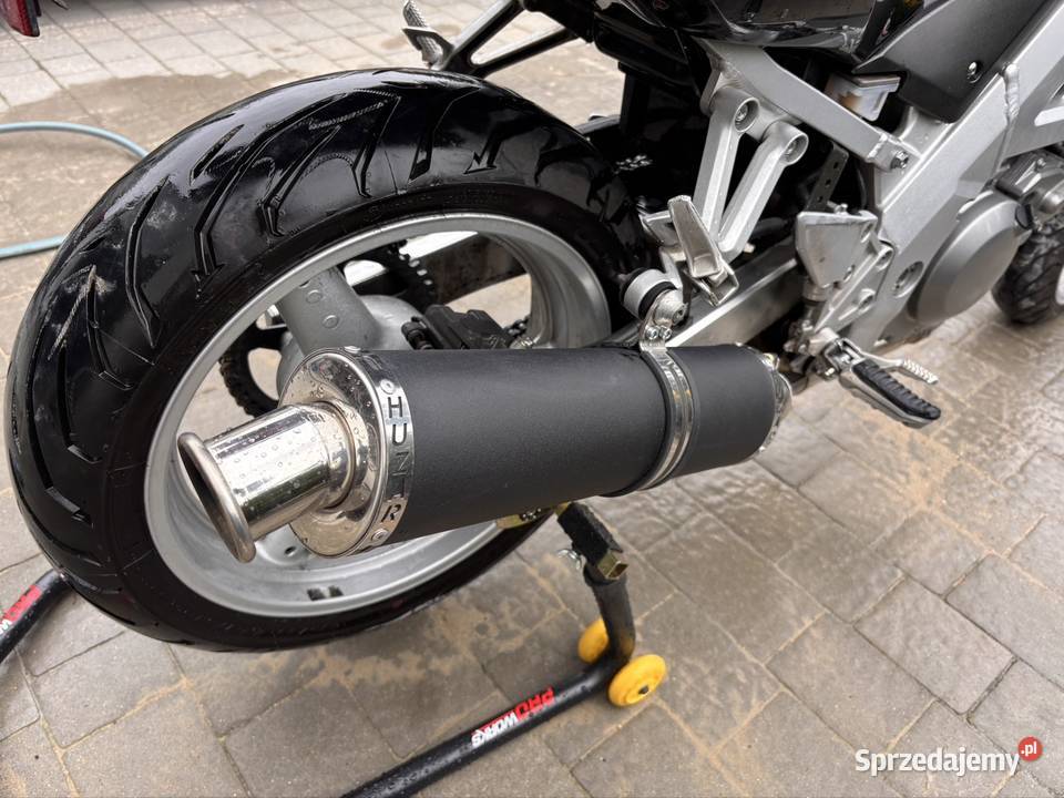 Suzuki SV650 K4 2004 Rok produkcji 2004 Stare Babice sprzedam