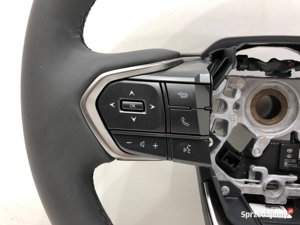 KIEROWNICA LEXUS LBX