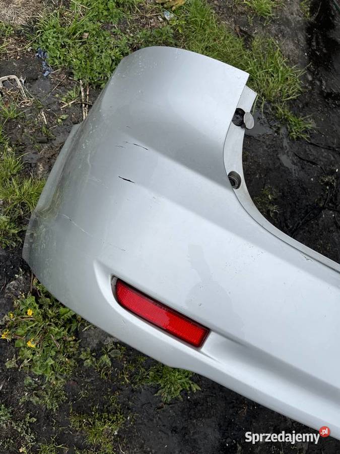 Zderzak toyota avensis t27 lift kombi osobowe Karoseria Radzymin