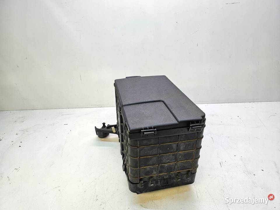 PODSTAWA AKUMLATORA KOMPLET AUDI VW 1K0915333B Przystajń