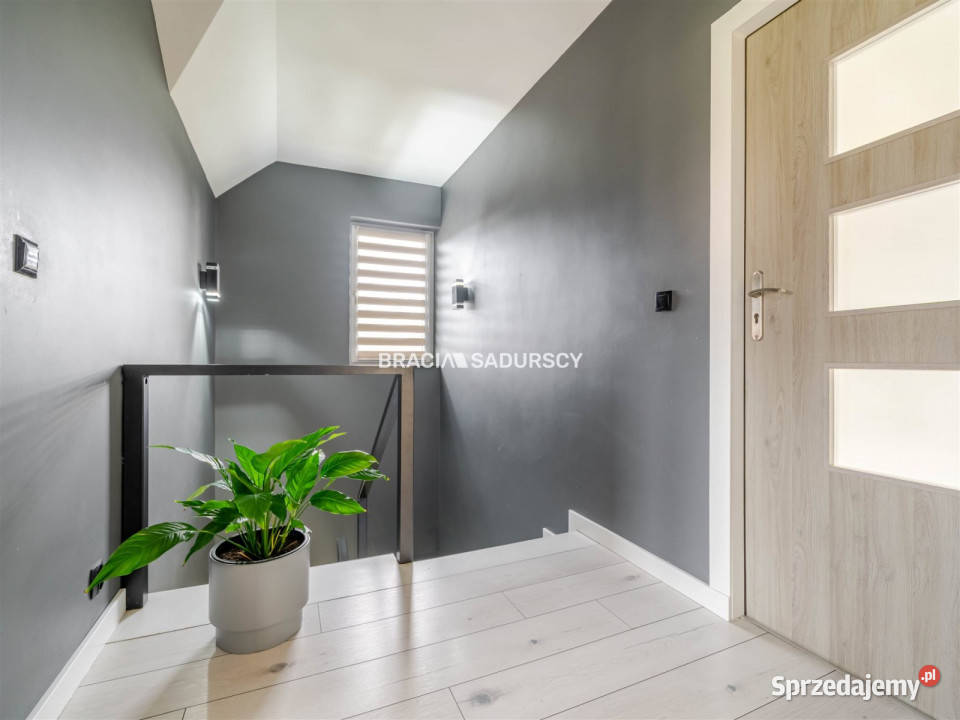 Dom wolnostojący Czernichów Ogrodowa 1519m2 151.9m2 Domy