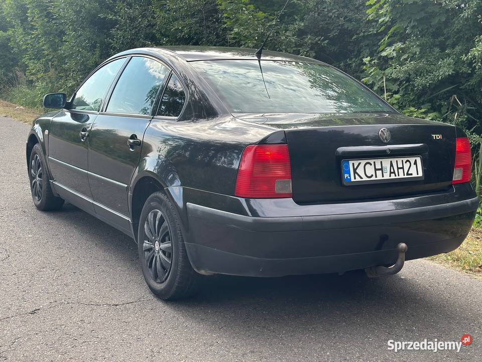 VW Passat B5 czarny sedan 19 TDI 110 sprawny