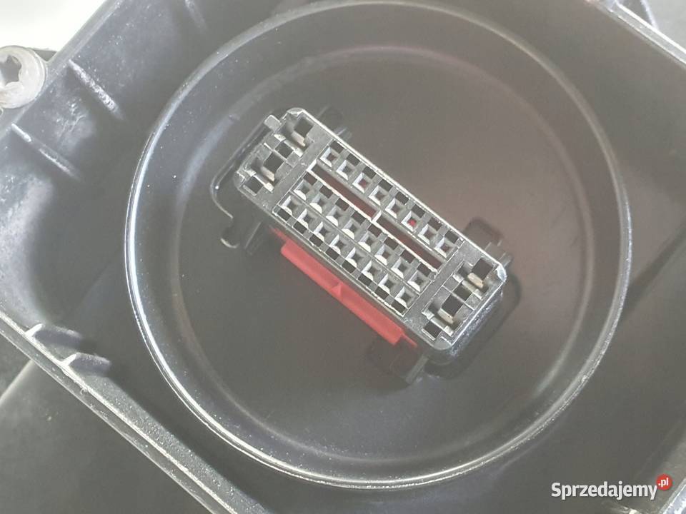 LAMPA PRAWA Volvo XC60 LIFT prawy przód przednia osobowe lubelskie sprzedam