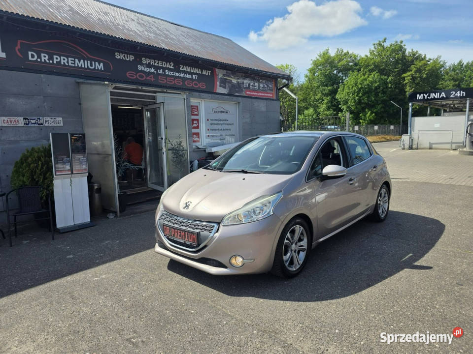 Peugeot 208 16 Benzyna 120 Klima LED Panorama Słupsk