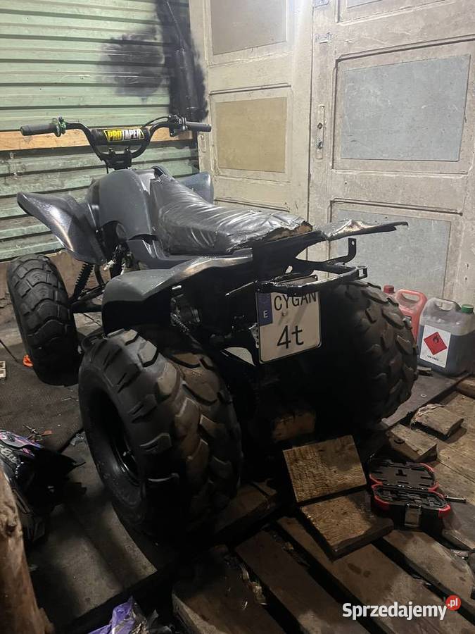Quad uszkodzony Łebień