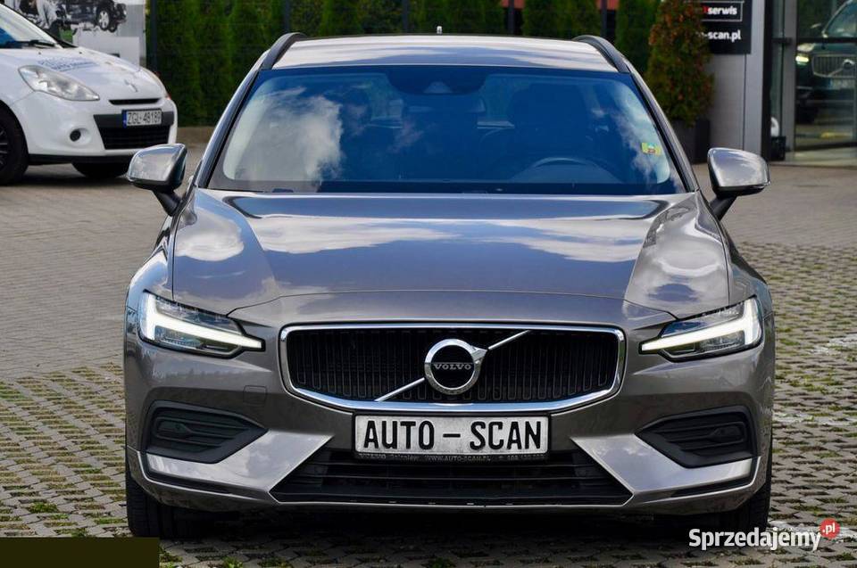 Volvo V60 B3 B Geartronic Momentum 163 2021r Goleniów
