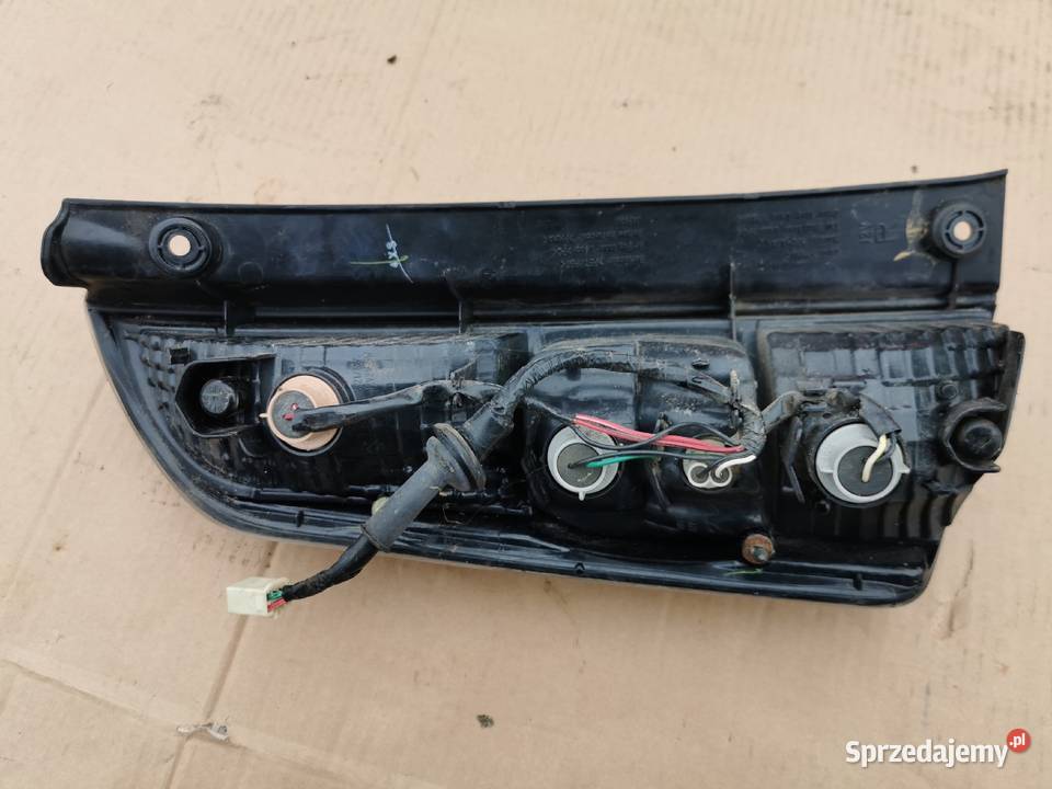 Lampa tył tylnia prawa rh Daihatsu Sirion 2 II Sieraków
