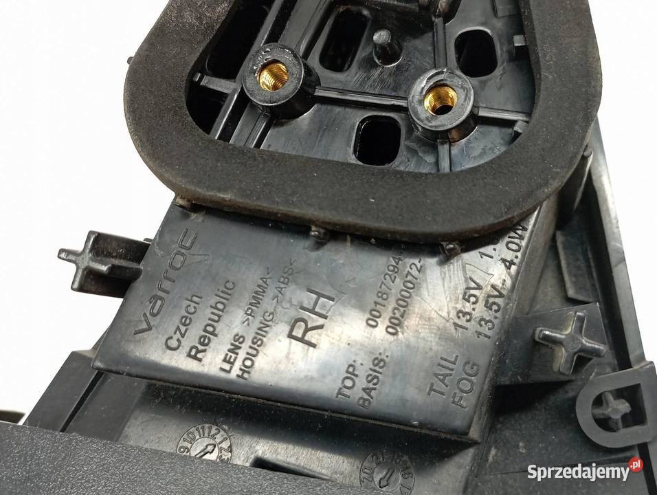 LAMPA TYŁ W KLAPĘ PRAWA KOMBI Skoda Superb III sprzedam