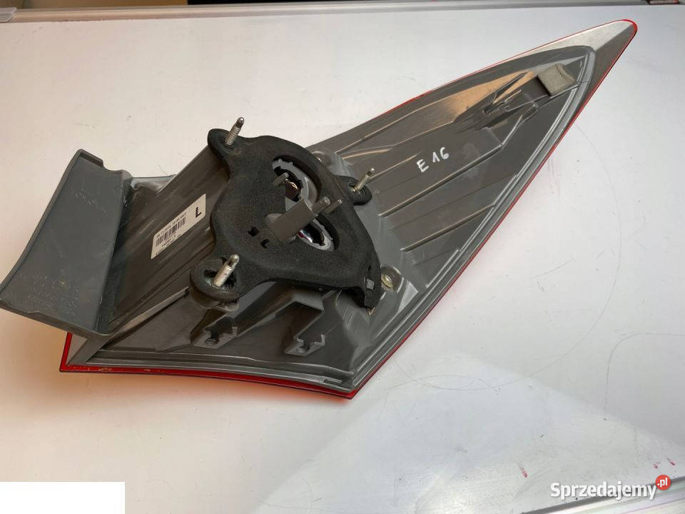 TOYOTA COROLLA E16 E18 LAMPA TYLNA LEWA EUROPA lampy tylne lubelskie Kozubszczyzna