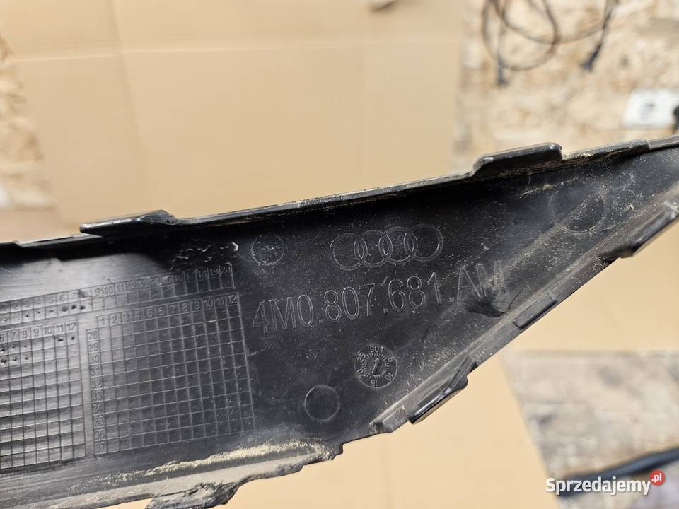 AUDI Q7 4M0 LIFT KRATKA LEWA ZDERZAKA PRZÓD Międzychód
