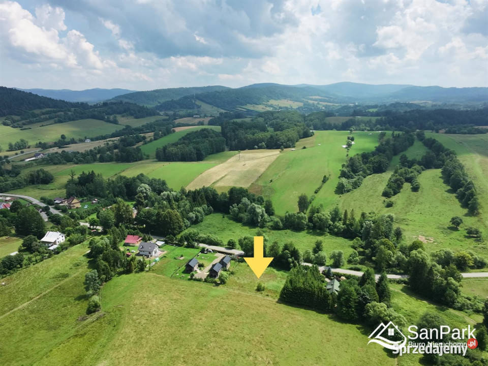 Ogłoszenie działka Hoszowczyk 2215m2 prąd