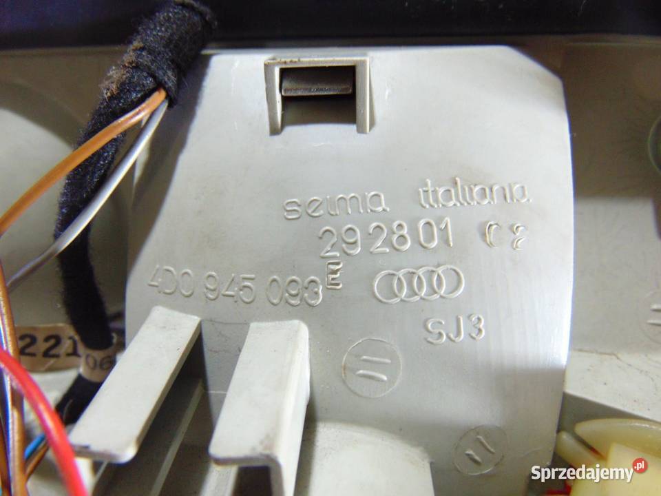 LAMPA LEWA TYLNA TYŁ KLAPY AUDI A8 D2 4D0945093E sprzedam