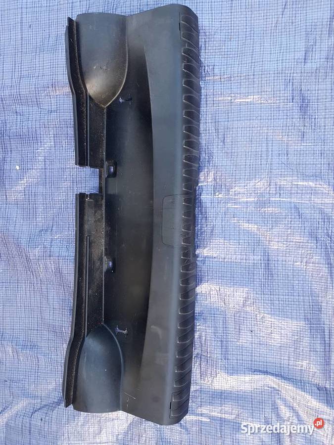 Plastik bagażnika E875d osobowe Sandomierz sprzedam