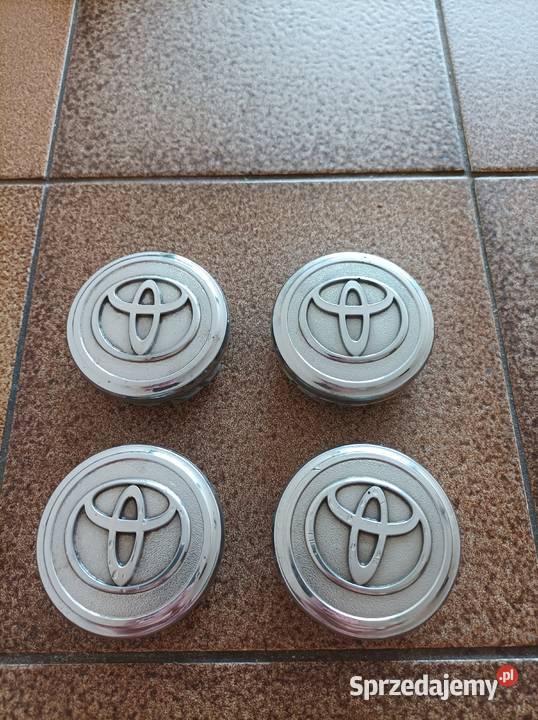 Kapsle dekielki felg aluminiowych toyota RAV4 Opony i felgi Stronie Śląskie
